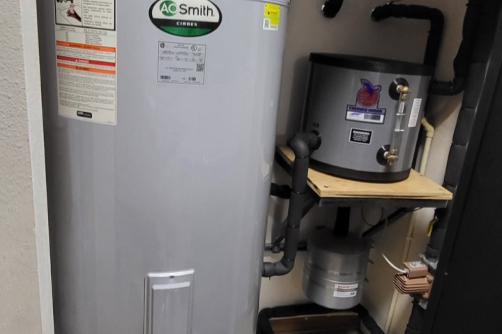 Residential solar water heating equipment installation
