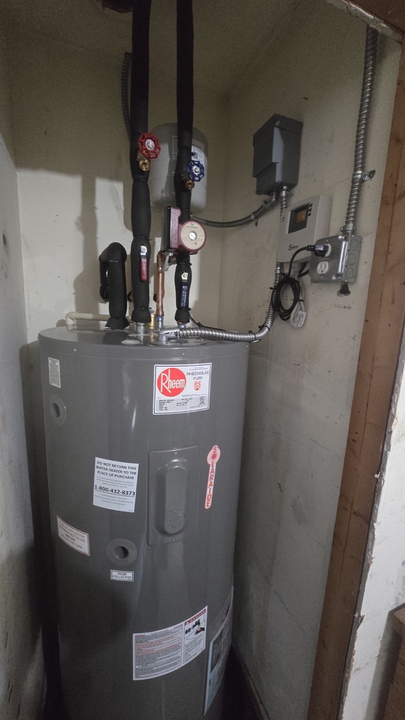 Rheem solar water heater tank and circulation equipment installed by Sundial